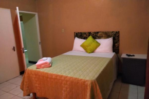 Unity Villa-Private bedroom fan, wifi,near beach-C